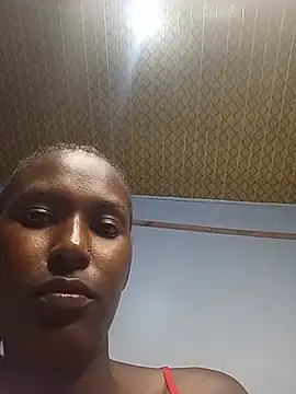 pinky_siaah live cam on StripChat