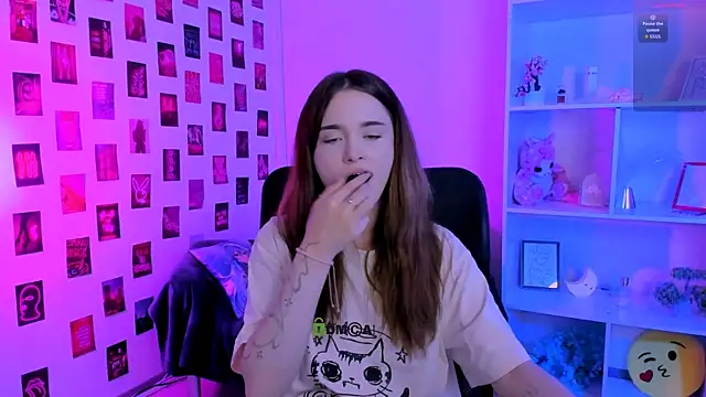 liana_kisses webcam
