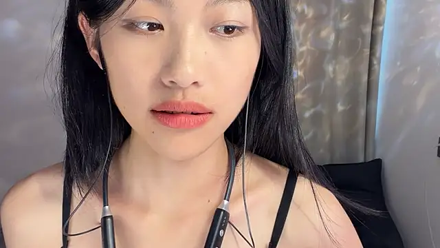 tammy-666 (F young) - 屁股蹂躏瑜伽球