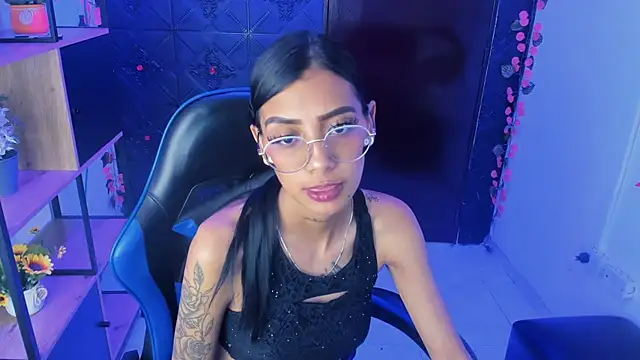KarlaSlutSkinny__ webcam
