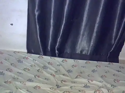 sexyqweenn webcam