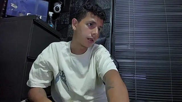 boy_bigcock24cm webcam