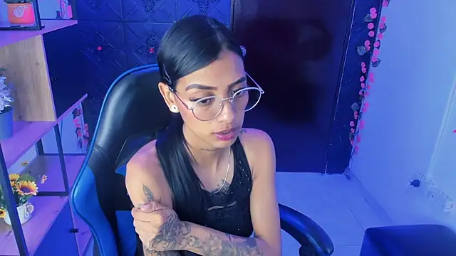 KarlaSlutSkinny__ webcam