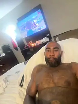 qhefner52 (Ask my age) - Make this 🍆 bust!!!