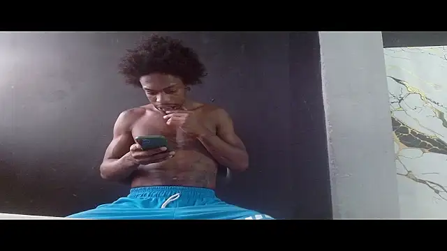 Larry-n-clouds webcam