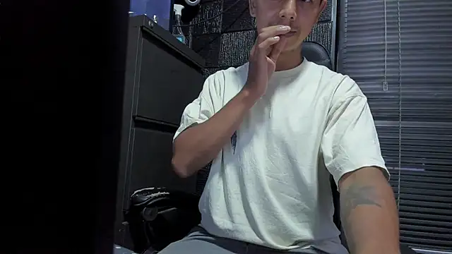boy_bigcock24cm live cam