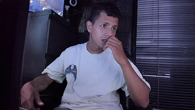 boy_bigcock24cm webcam