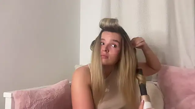 maisiesmithx live cam on StripChat