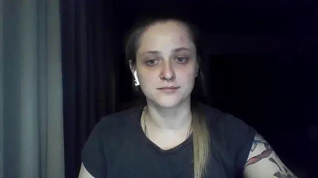 LeaWetGirl webcam