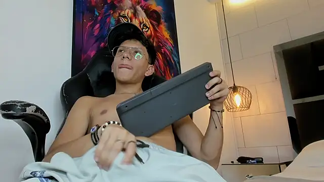zack_dehaan webcam