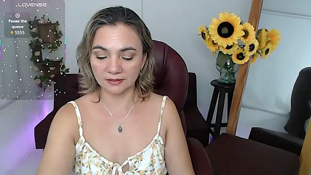 ana_milf live webcam show