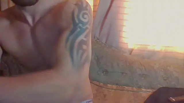 Maxpac_roccox live cam on StripChat