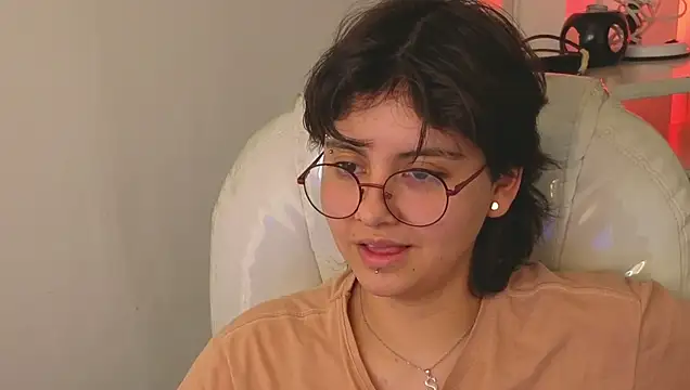 Nathaly_ds live cam on StripChat