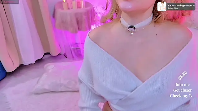 AriaHeavens live cam on StripChat