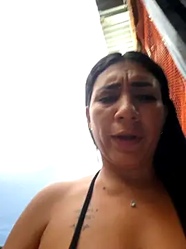 hot_veteran01 (Ask my age) - I masturbate naked on all fours