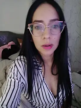 yaraduartee (F milf) - Frotar dildo vagina