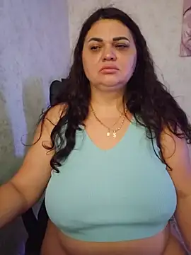 -CUTE-EVVIL- live cam on StripChat