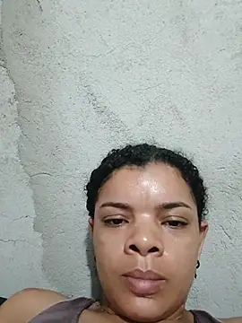 adira_dominant webcam