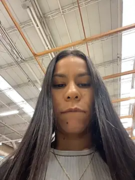 dominantandsubmissiveshow (F young) - Flash boobs in public