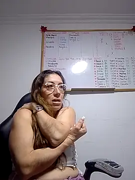 kaylaMinov_ webcam