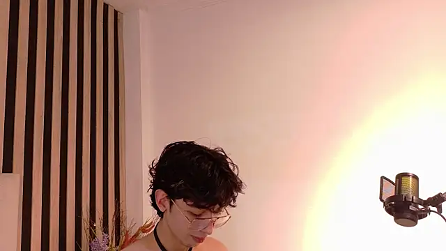 Twink_Sebas7 webcam