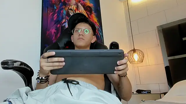 zack_dehaan webcam