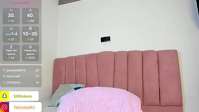 Tahira_21_ webcam
