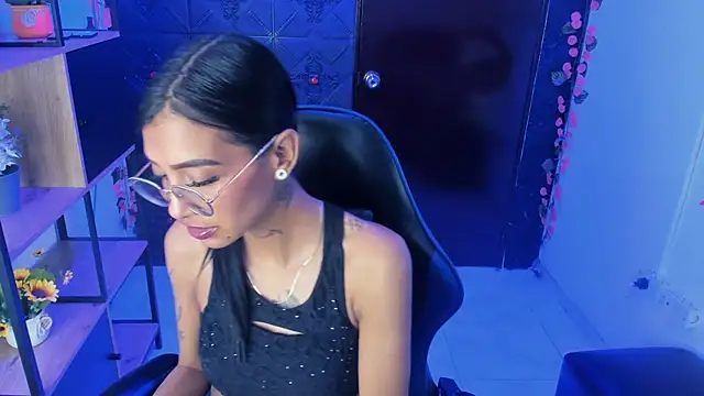 KarlaSlutSkinny__ webcam