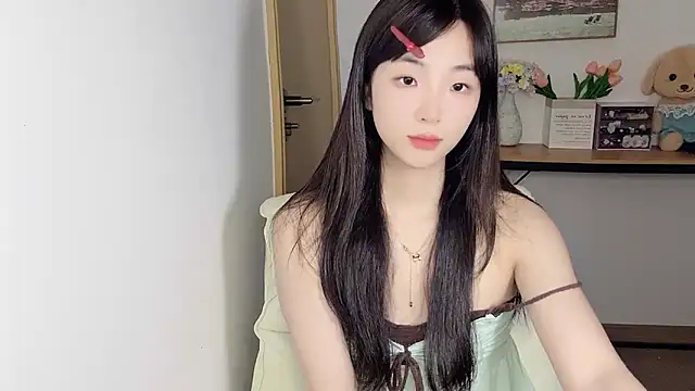 Louise-3 live webcam show