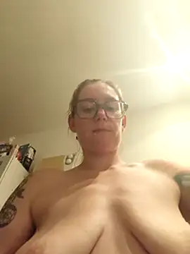 ladydivine14 live webcam show