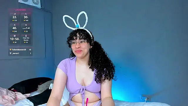 urCurvyTHICC webcam
