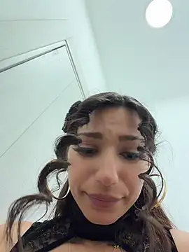 -_MiaQueen_- live webcam show