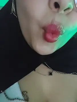 Elinaax live webcam show