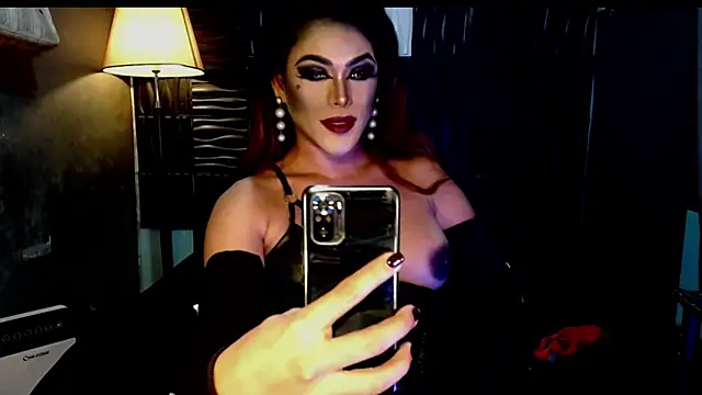 UrtopshemalegoddessAliyah webcam
