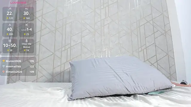 MiiaaVelvet webcam
