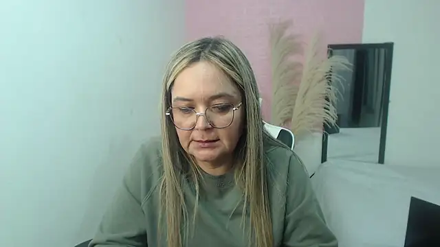 samy_vsn - Samy_vsn's free webcam - UK Sex Cams