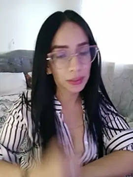 yaraduartee - YaraDuartee's free webcam - UK Sex Cams
