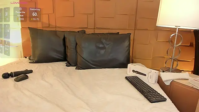 NaomyRivera live webcam show