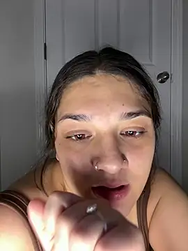 treasurebabii live webcam show