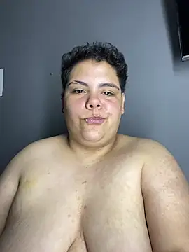 Hailey_Curvy webcam