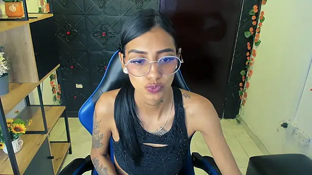 KarlaSlutSkinny__ webcam