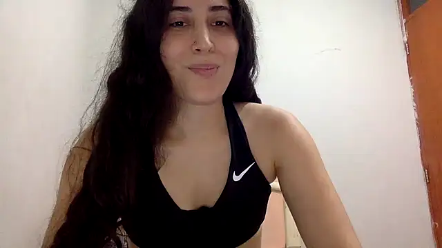LatinDoll8 webcam