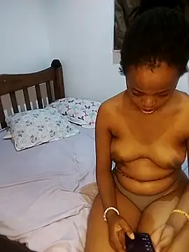 Caramel_CumDrops007 webcam