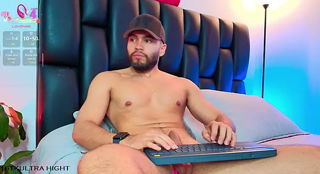 ThiagoHunk live cam on StripChat