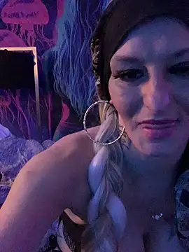 blondebarbiebae live webcam show