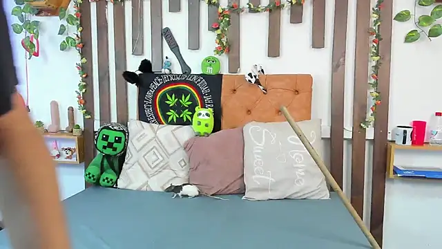 MeowMota_ live webcam show