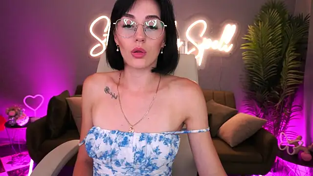 EviiLune live cam on StripChat
