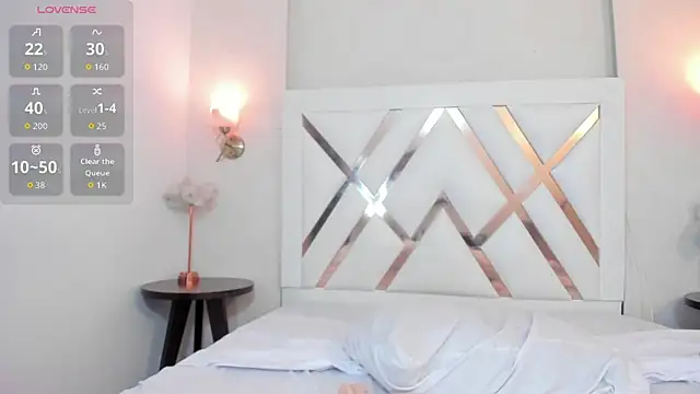 Sky_Collins_ webcam