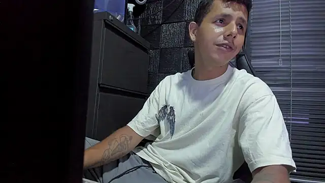 boy_bigcock24cm webcam