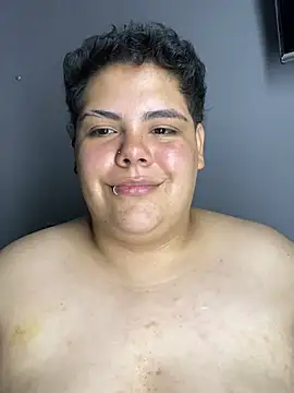 Hailey_Curvy webcam